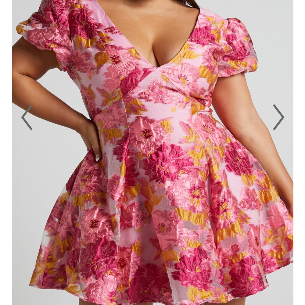 UNUSED SHOWPO FLORAL MINI DRESS